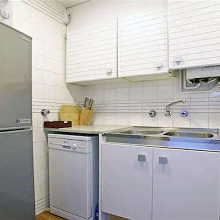 Wonderful 2 Bedroom In Apartman Sitges